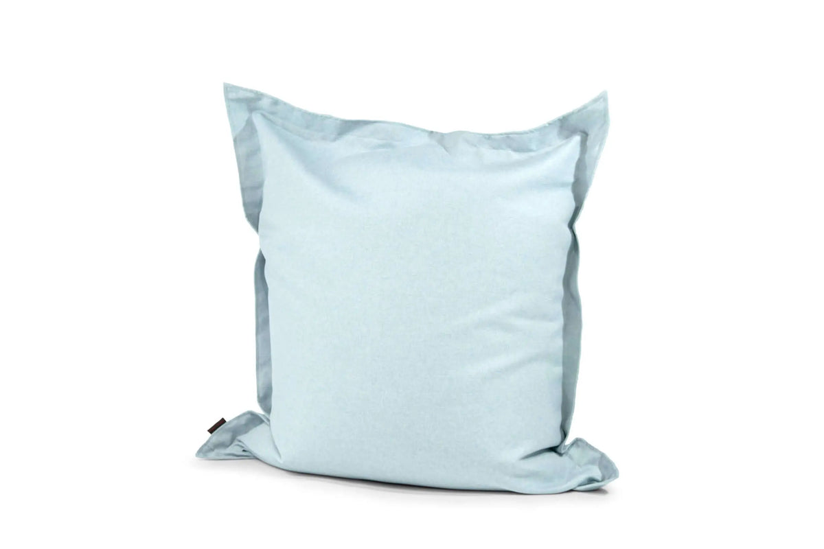 1me Riviera aqua sittsäck golvkudde i blått tyg, perfekt för utomhusbruk och avkoppling.