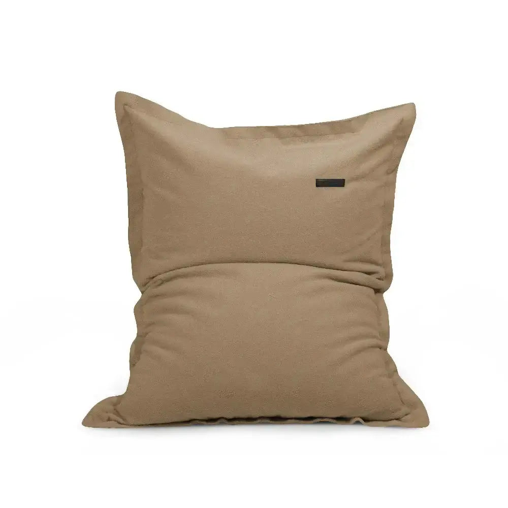 1me camel teddy sittsäck OEKO-TEX i mjuk teddyklädsel, perfekt för avkoppling och stilren skandinavisk design.