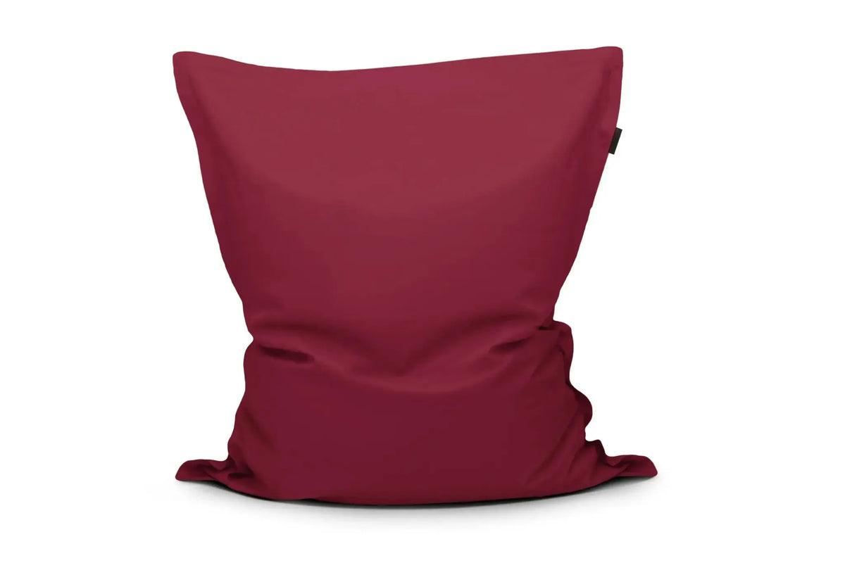 Klassisk saccosäck burgundy, jättestor golvkudde för mysiga stunder inomhus och utomhus.