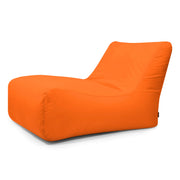 Orange Lounge 100 sittsäck fåtölj med bredare ryggstöd och sits för extra komfort.