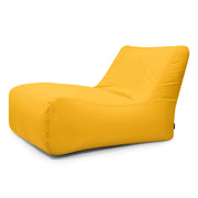 Gul sittsäck Lounge 100 fåtölj med brett ryggstöd och bekväm design.